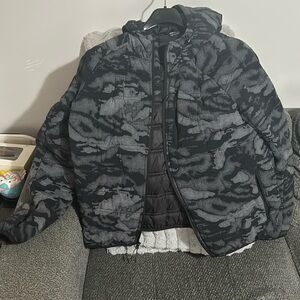 Like new condition gap fit - men’s large 3m digital camo styling. Asking $75 obo